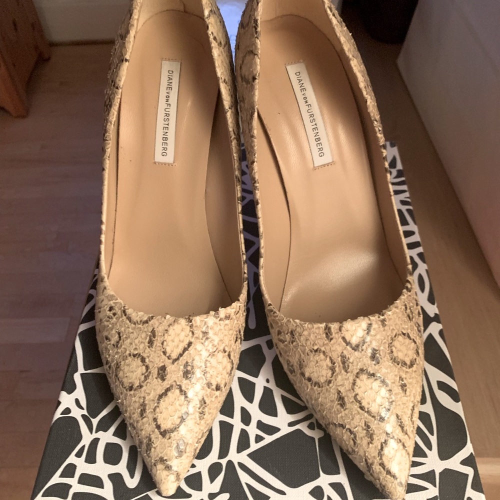 Killer heels, snake skin